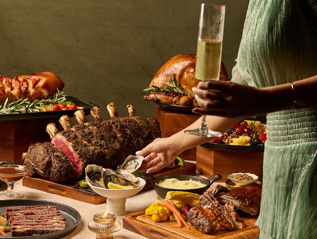 W Does Christmas Brunch